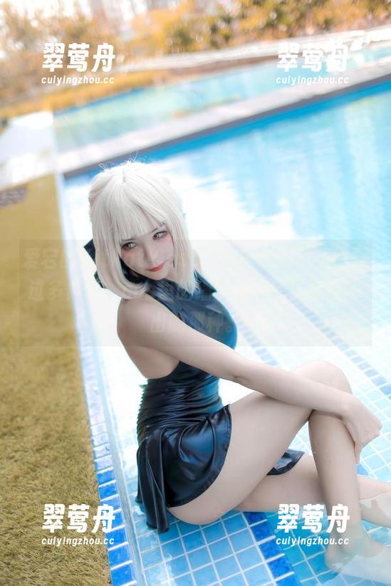 爱宕的Kitkat Cosplay风：原图不需要过多修饰，cos里的细节是我想说却说不出的那种。
